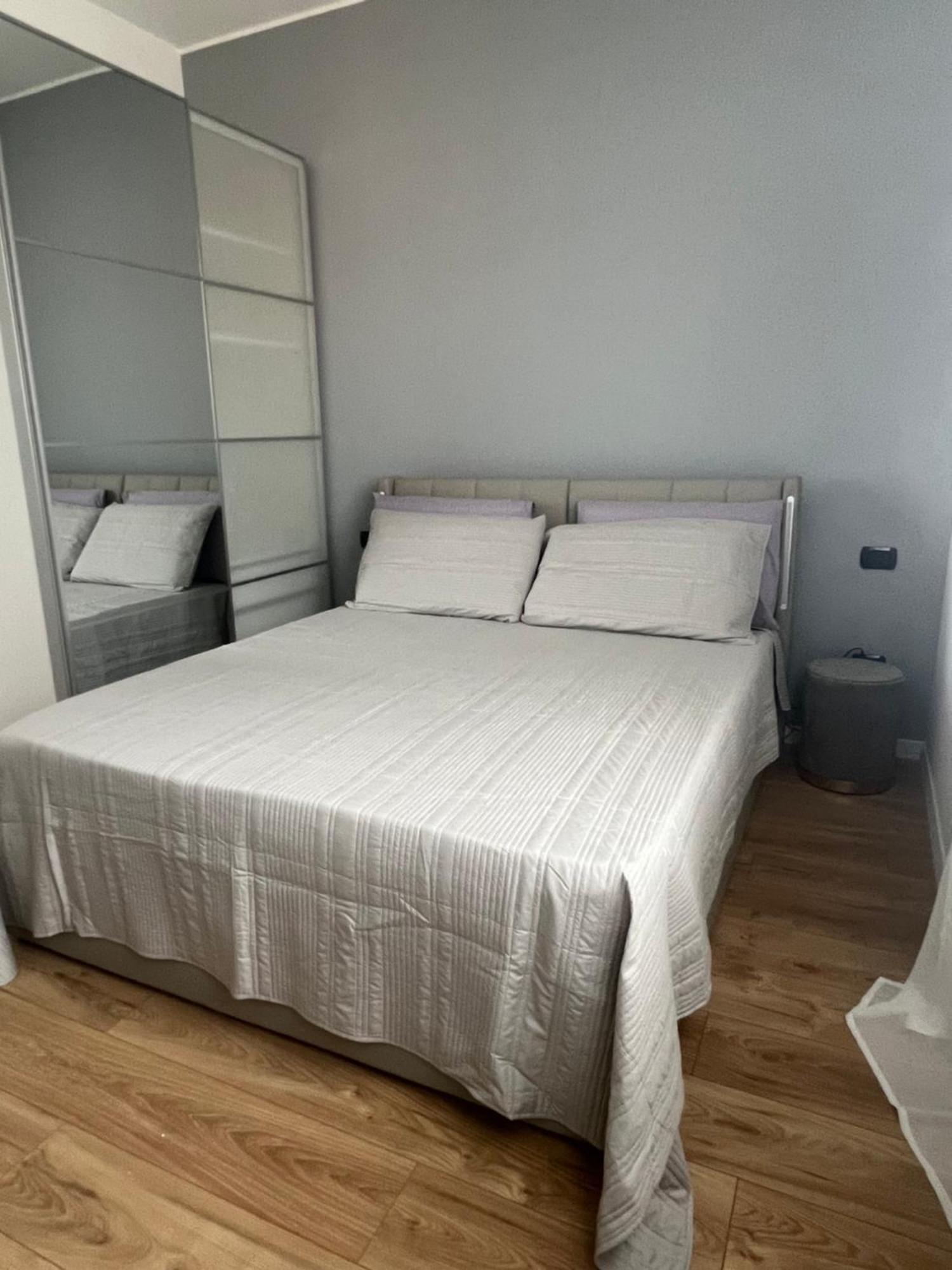 Monolocale Ovidio Aparthotel Milan Exterior photo