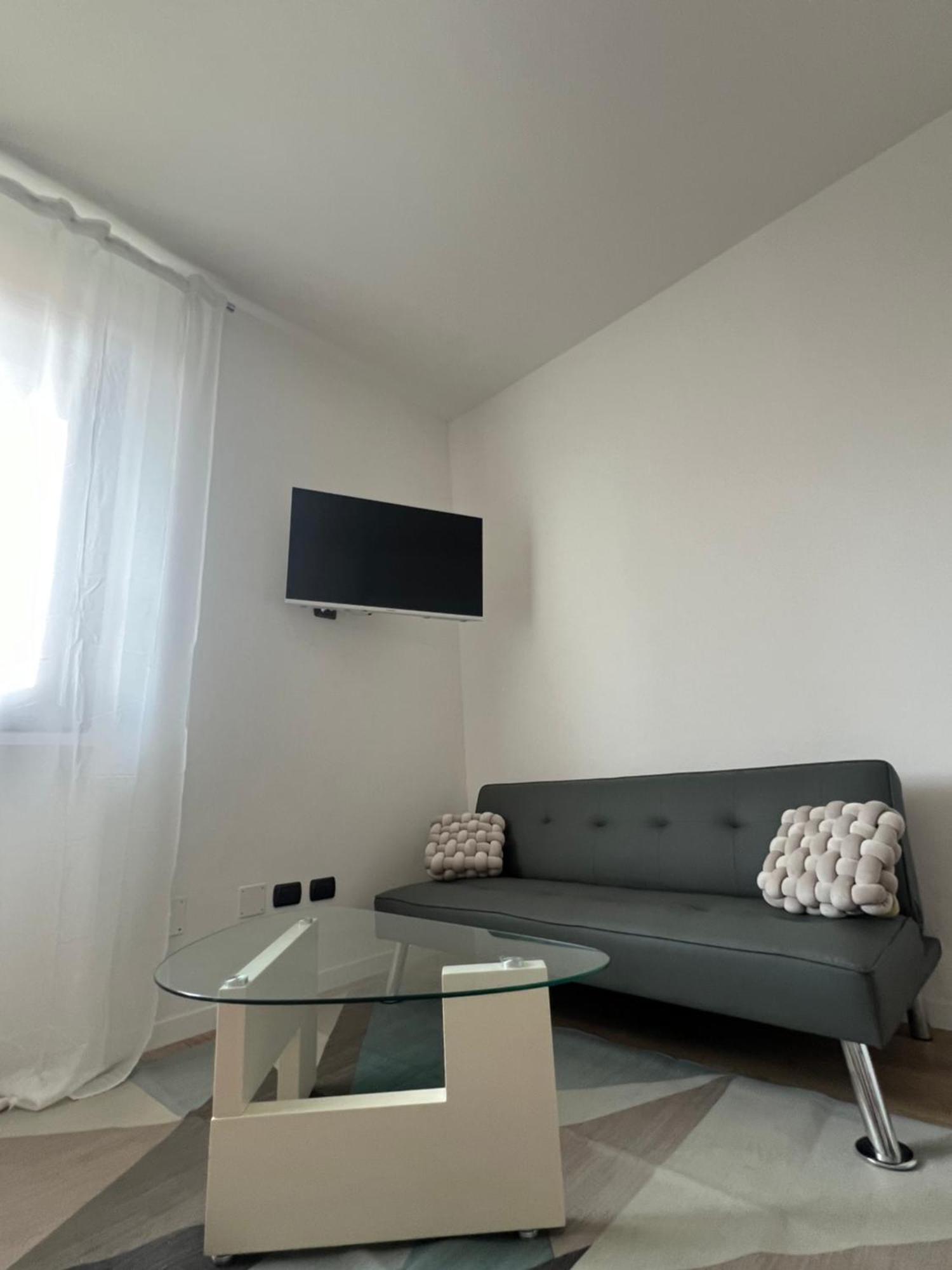 Monolocale Ovidio Aparthotel Milan Exterior photo