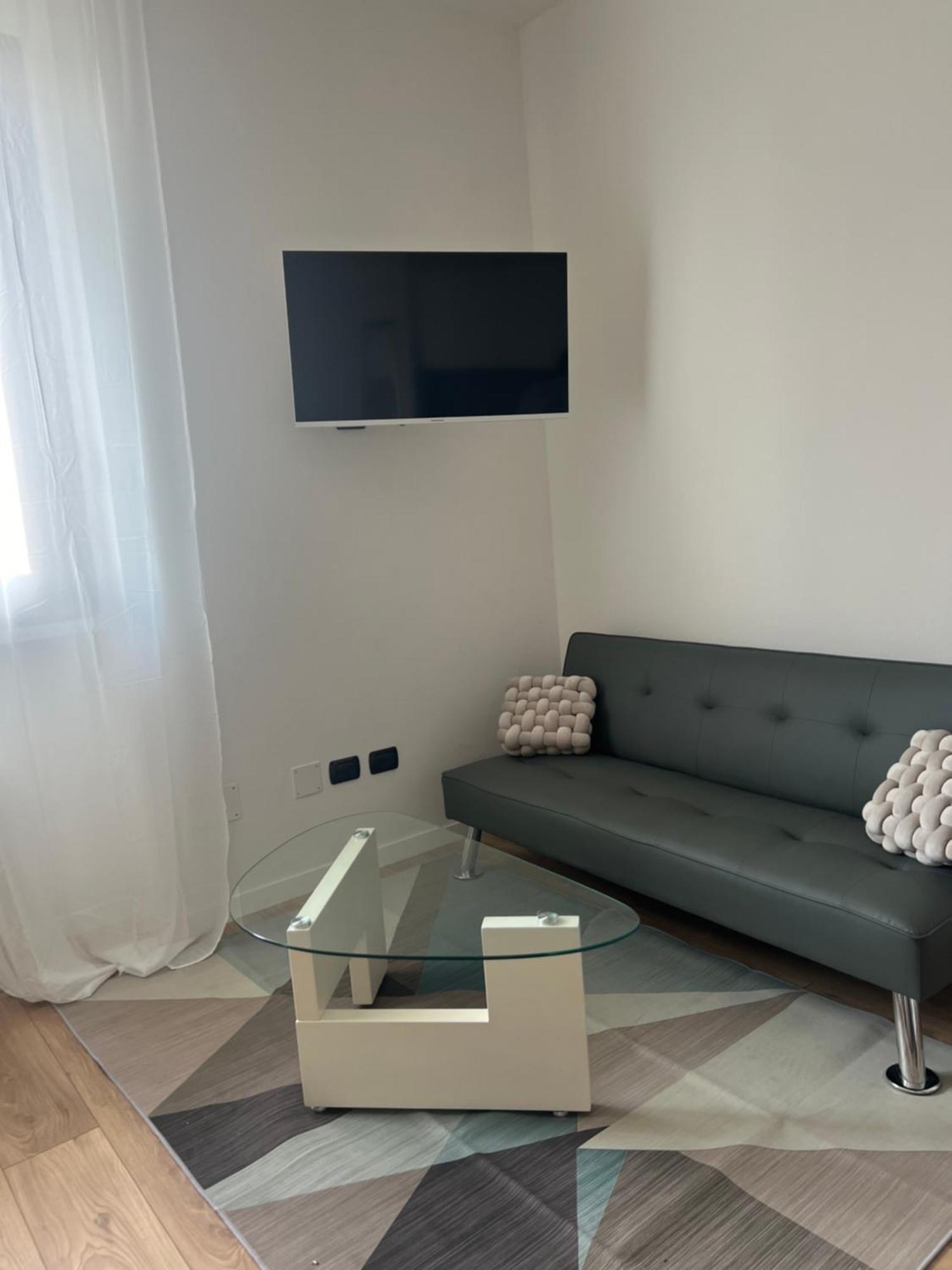 Monolocale Ovidio Aparthotel Milan Exterior photo